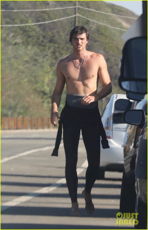 Jacob elordi naked - Mar 3, 2022 · Jacob Elordi has bared a lot of skin on his hit series "Euphoria," and explained that at this point, it kind of feels like he's getting naked in front of his... 